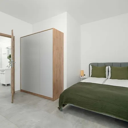 Daire Slowackiego Bright Close To Mtp By Renters *
