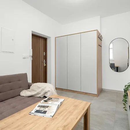 Апартаменти Slowackiego Bright Close To Mtp By Renters