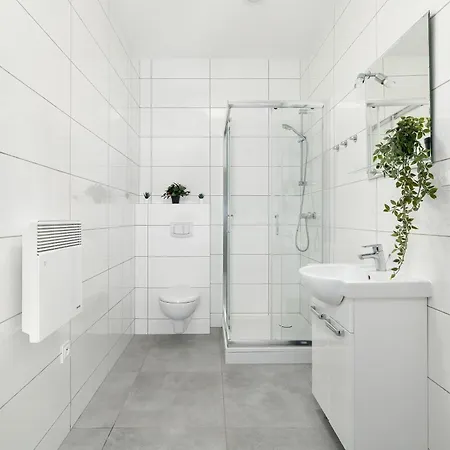 Slowackiego Bright Close To Mtp By Renters Апартаменти Познань