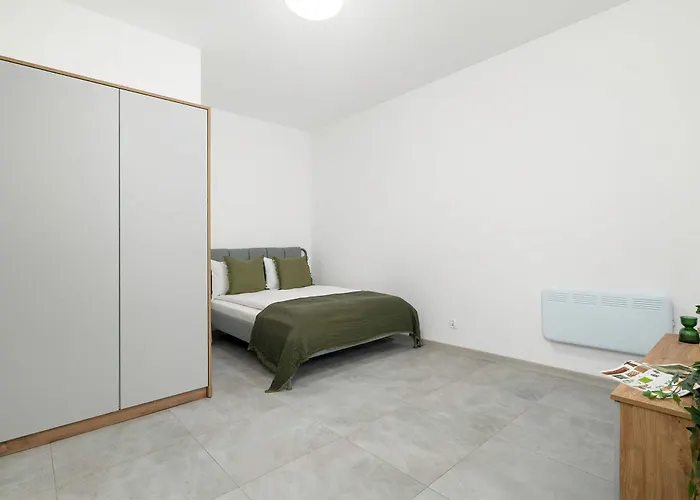 Slowackiego Bright Close To Mtp By Renters Apartman Poznań
