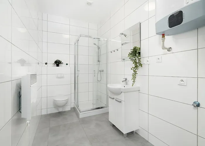 Slowackiego Bright Close To Mtp By Renters Apartman Poznań